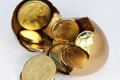 australian money inside an egg