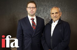 aleks vickovich and dr jose ramos horta